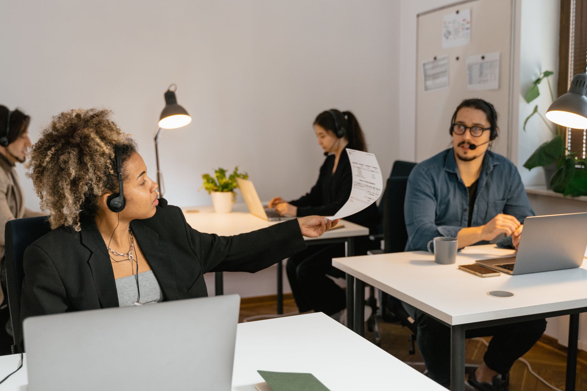 meeting assistant vs scheduling assistant difference
